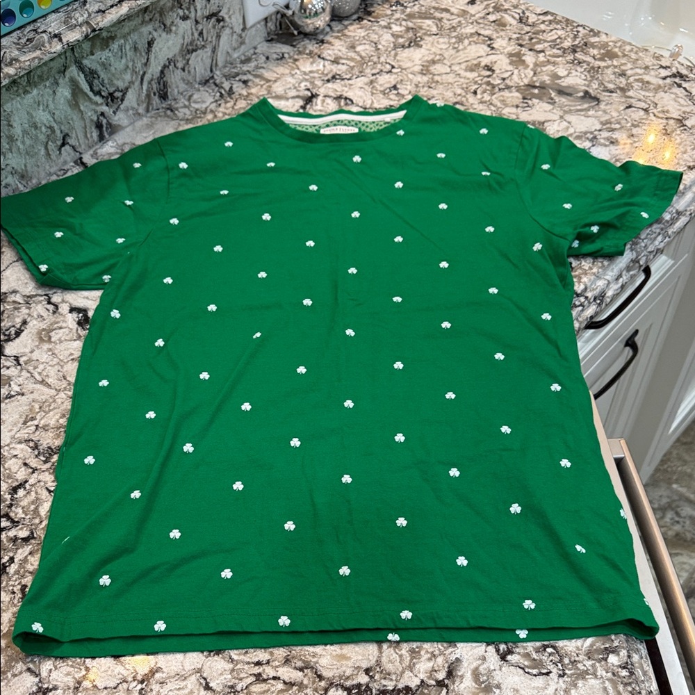 Denim & Flower Green Tee with White Clover Accents. Size large.